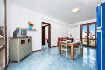 First floor apartment in residence with balconies